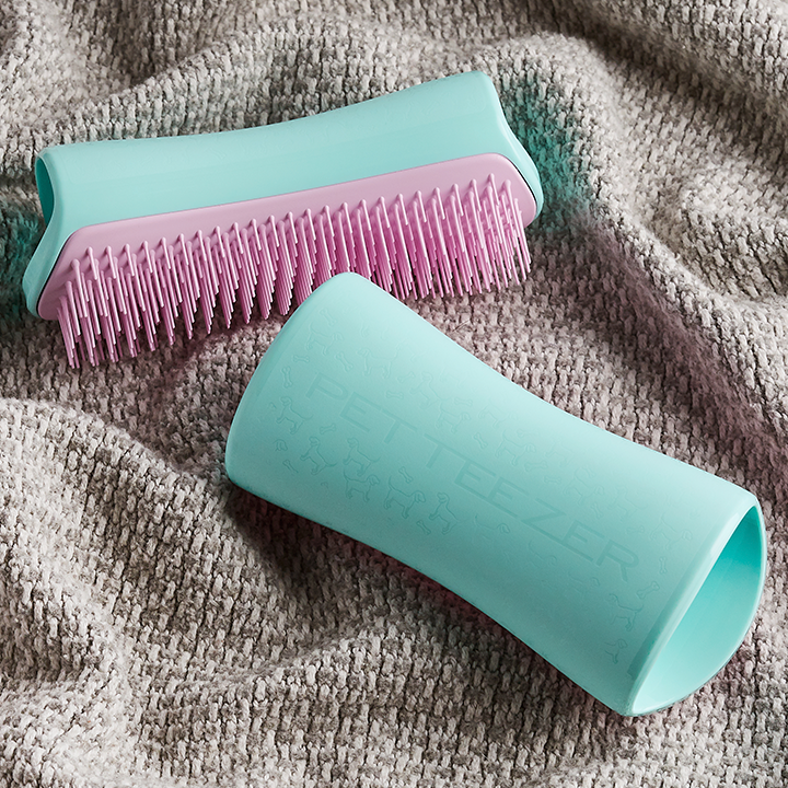 De-shedding Dog Grooming Brush