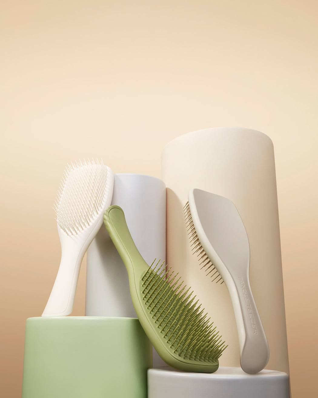 Matte detangling hair brush