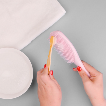 How To Clean Your Brush